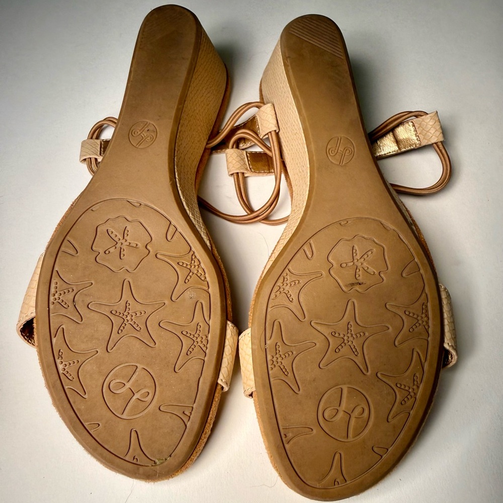 Lindsay Phillips Megan Tan Wedge T- Strap Sandals Snap Shoes Size 7 - Picture 6 of 7